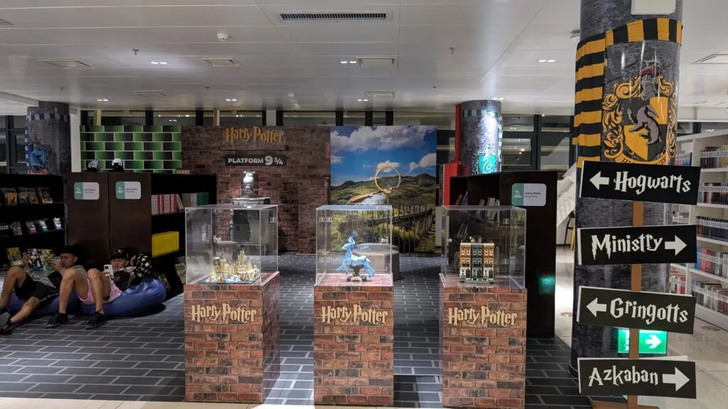 Bukele's Futuristic BINAES Library Blends Books, Bitcoin, and Family Play in Revitalized Capital