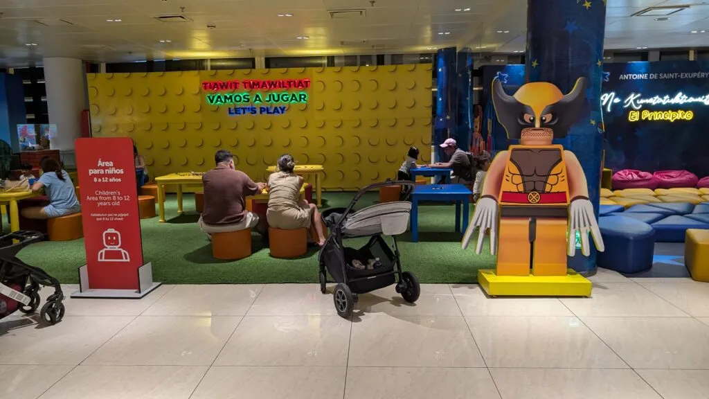 Bukele's Futuristic BINAES Library Blends Books, Bitcoin, and Family Play in Revitalized Capital