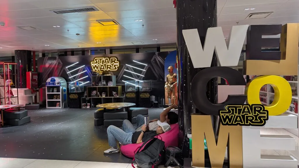 Bukele's Futuristic BINAES Library Blends Books, Bitcoin, and Family Play in Revitalized Capital
